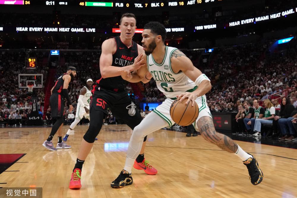 在足球场上 在足球场上